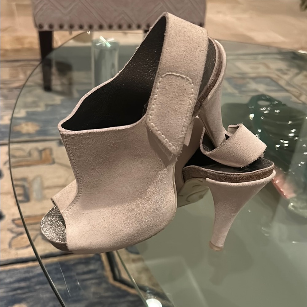 Pedro Garcia Cream Peep-Toe Heels